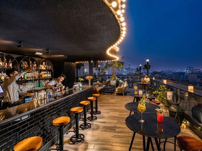 rooftop bar hanoi